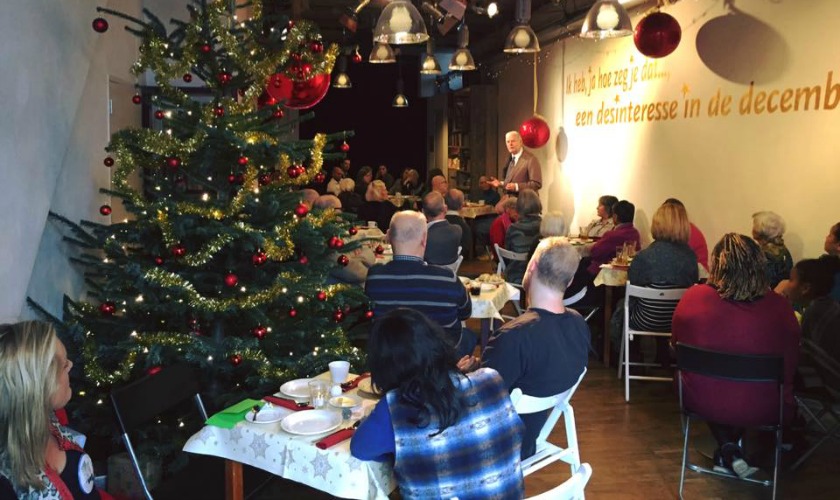 Studio de Bakkerij verbindt eenzame ouderen met theater en eten